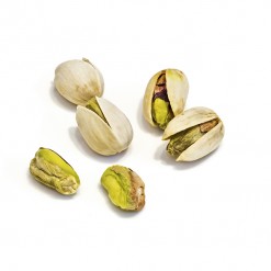 Pistachios heap .